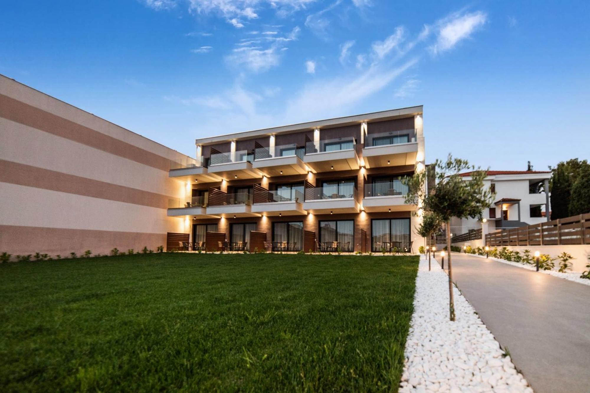 Sithonian Sunset Luxury - Nikiti Cozy Getaways Aparthotel Exterior photo